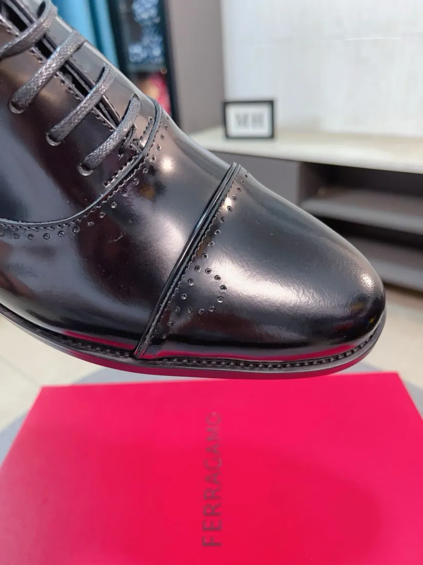 Ex-factory price 560🌸🌸Water dyed cowhide 🆘[Salvatore Ferragamo] Ferragamo’s latest casual business leather shoes for men! Available at counters simultaneously! The fabric is made of specially imported original suede calfskin, and the interior is made of imported water-dyed cowhide. It is absolutely luxurious and leads the fashion trend. Matching code: 38-44 45 customized